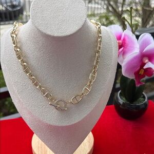 Elegant Gold Chain Necklace  17 inch with matching bracelet 7/12 inch